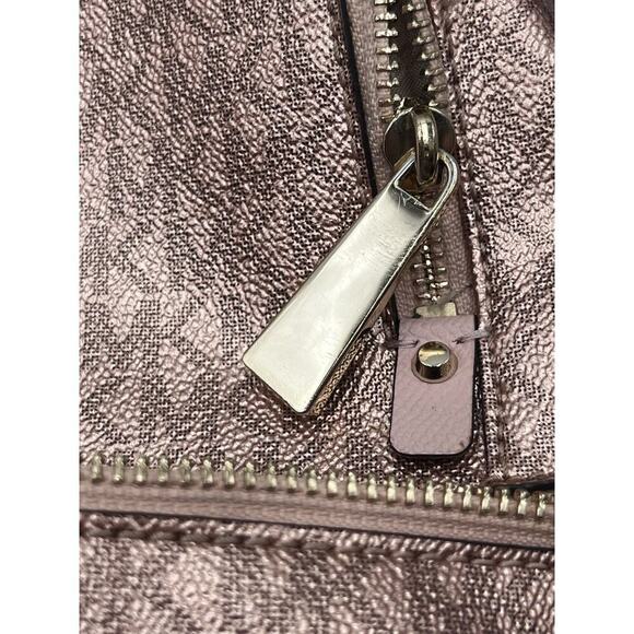 Michael‎ Kors Rose Gold Pink
Trim Metallic Signature
Monogram Rhea Zip backpack - Picture 16 of 16
